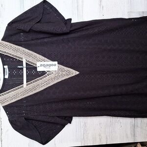 Zeagoo Size Small Short Sleeves Pullover Top Black Eyelet Gold Lace Trim